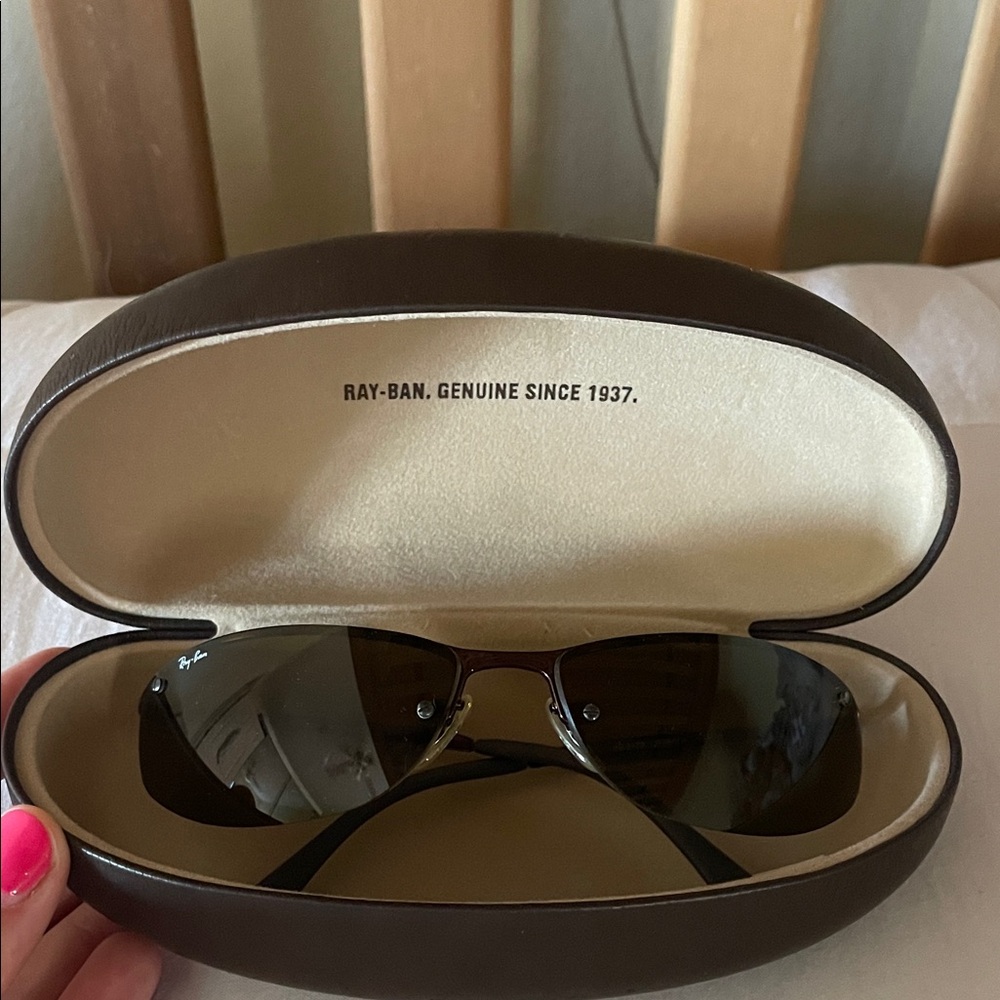 Ray-Ban Aviator Sunglasses with Black and Gold Frame